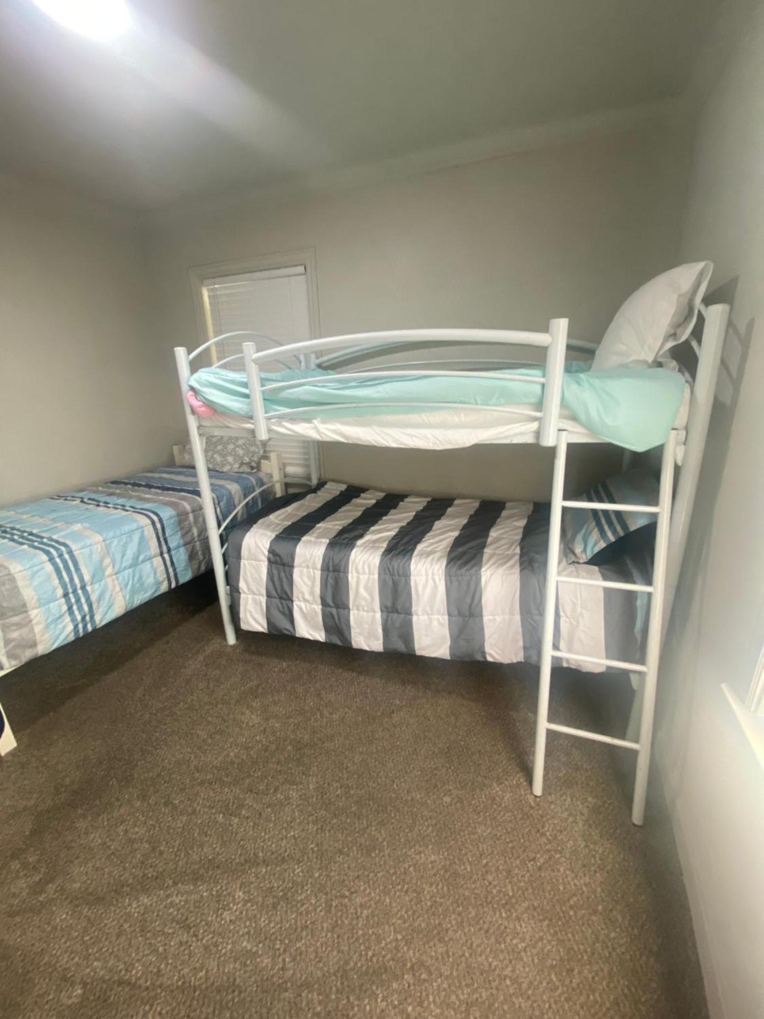 Cute Entire Small House With Large Yard! Pets Welcome! West Valley City Exterior foto